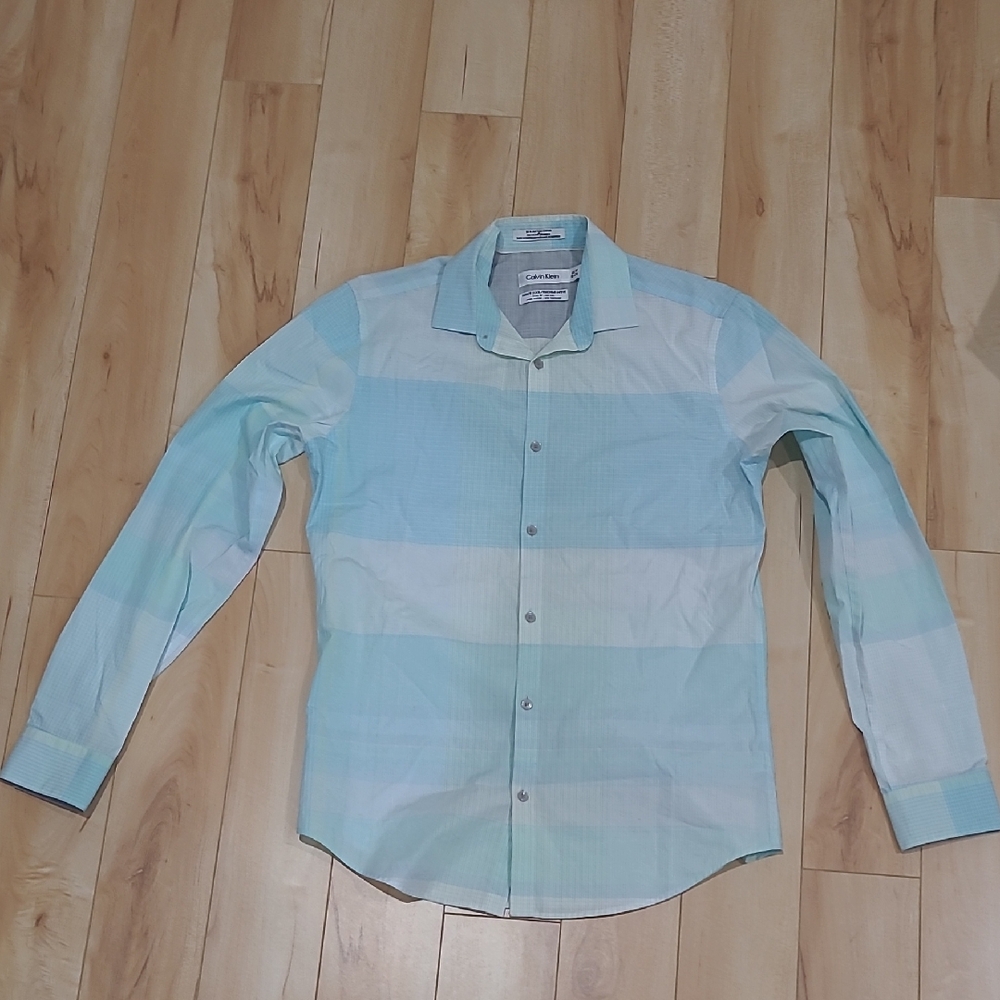 Calvin Klein Men's Size XS Blue and White Casual Button Down Shirt